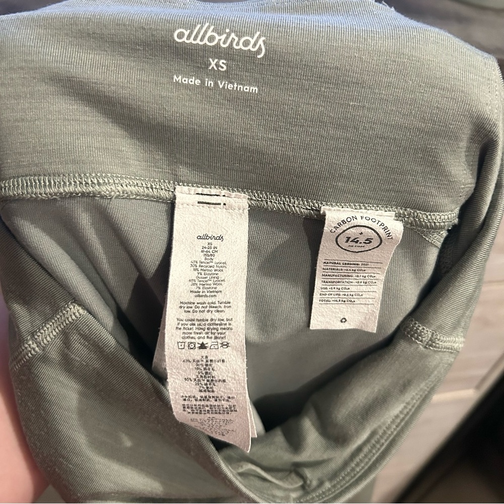Allbirds Women's Natural Flow Legging In a Sage Green Color size XS - Picture 6 of 7